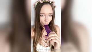 Katekuray Teen Princess Suck Deep